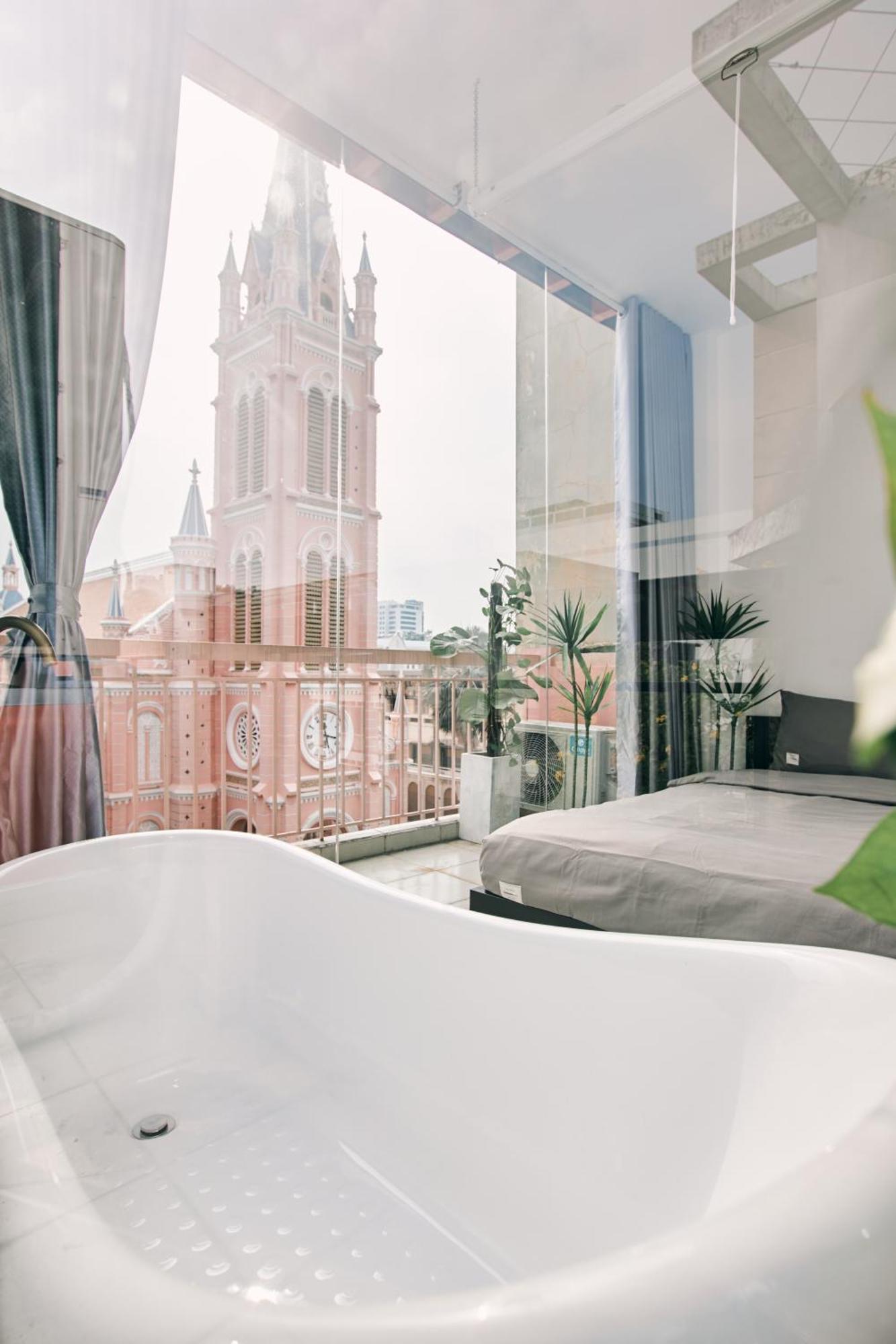 Hotel Mg Pink Church